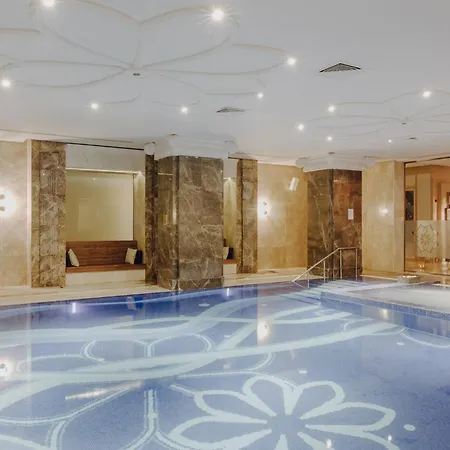 Lords Palace Casino 5* 凯里尼亚
