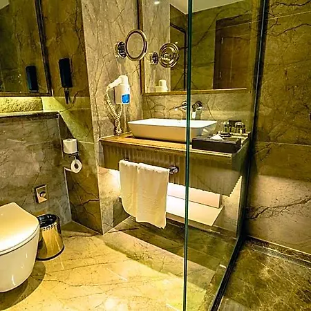 Lords Palace Casino Szálloda 5*